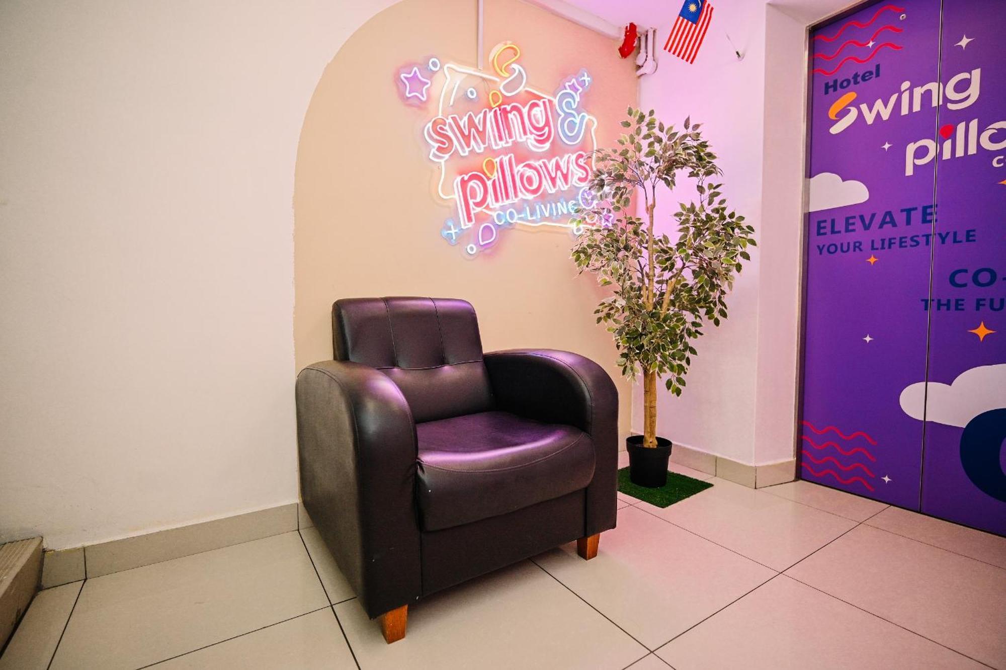 Swing & Pillows - Kl Sri Petaling — Photos 2